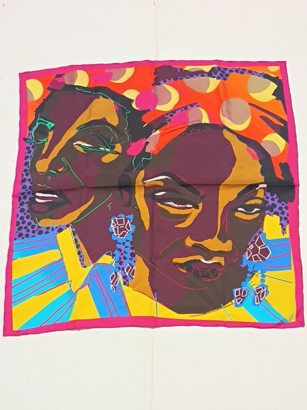 ❤️Vintage SAKS FIFTH AVENUE SFA Luxurious Silk Italy Op Art Scarf 22x21